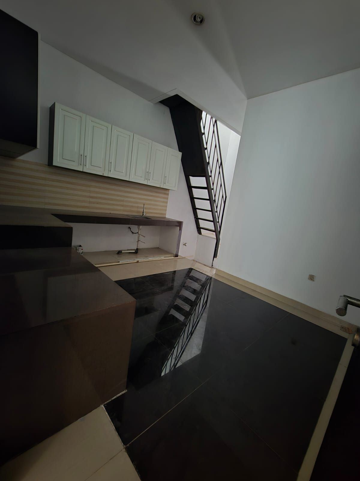 Turun Harga! Disewa Rumah Sutera Olivia, Alam Sutera. Siap Huni Harga Murah. - Foto 8