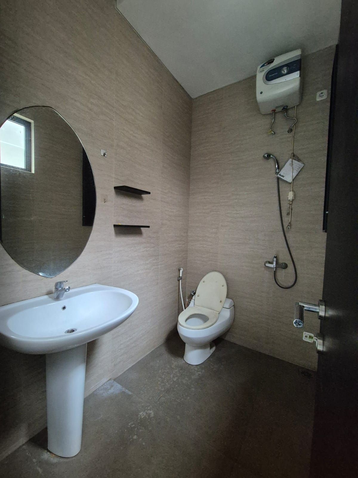 Turun Harga! Disewa Rumah Sutera Olivia, Alam Sutera. Siap Huni Harga Murah. - Foto 10