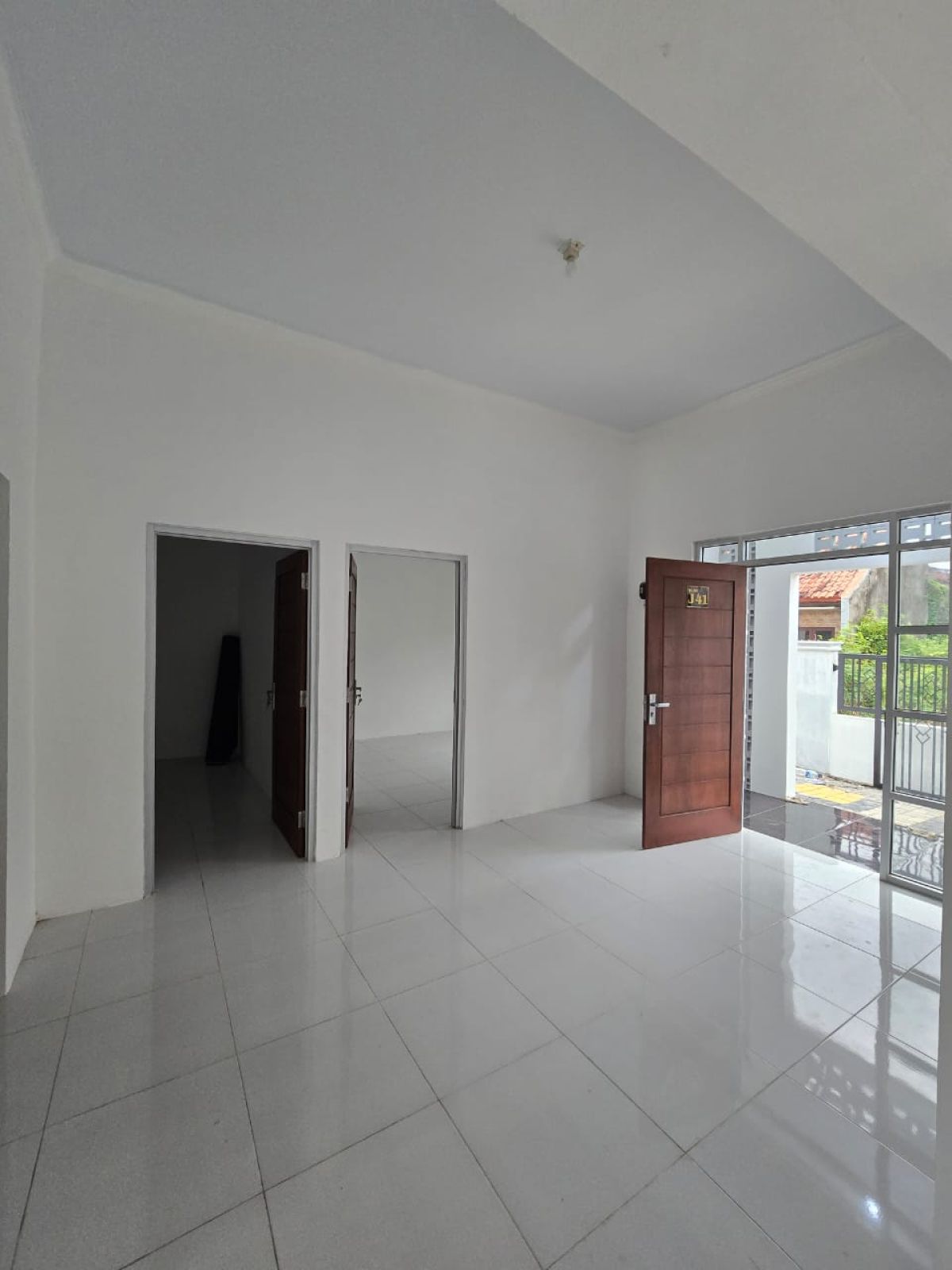 Rumah baru minimalis modern dekat kampus uns solo di ngringo Palur Karanganyar - Foto 3