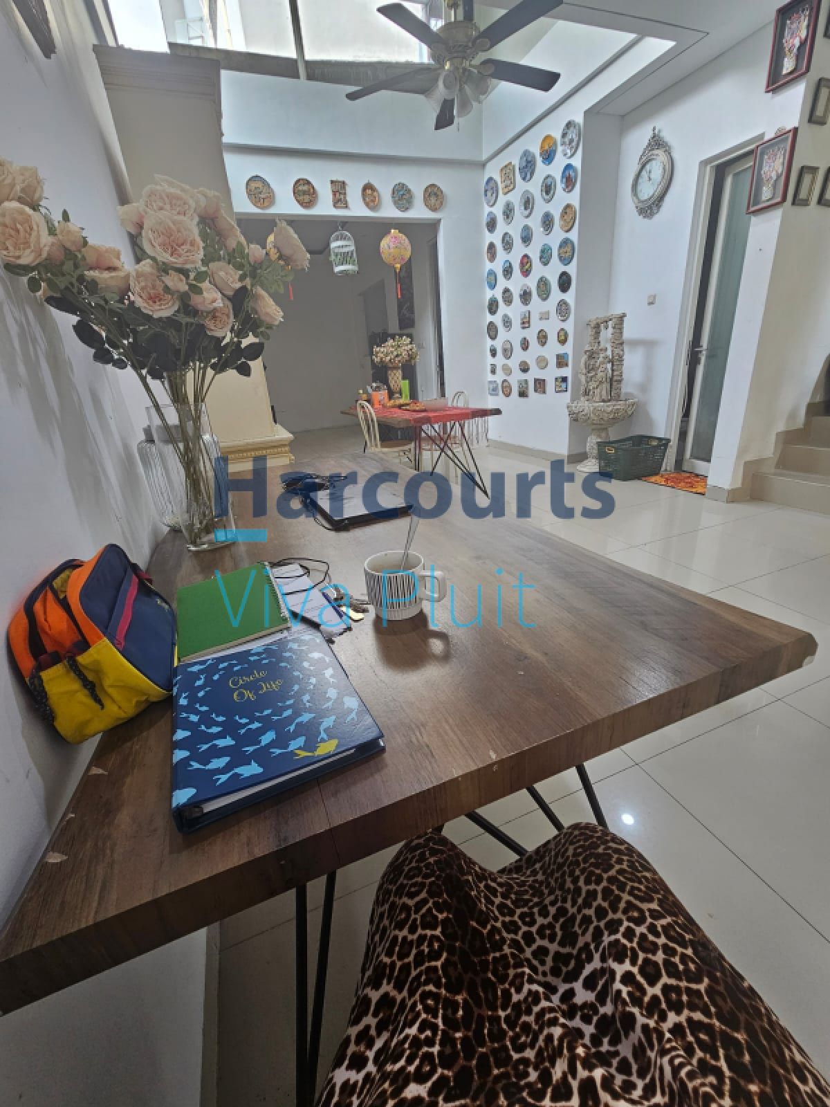 Disewakan Rumah 3 Lantai Hook di Grisenda PIK!