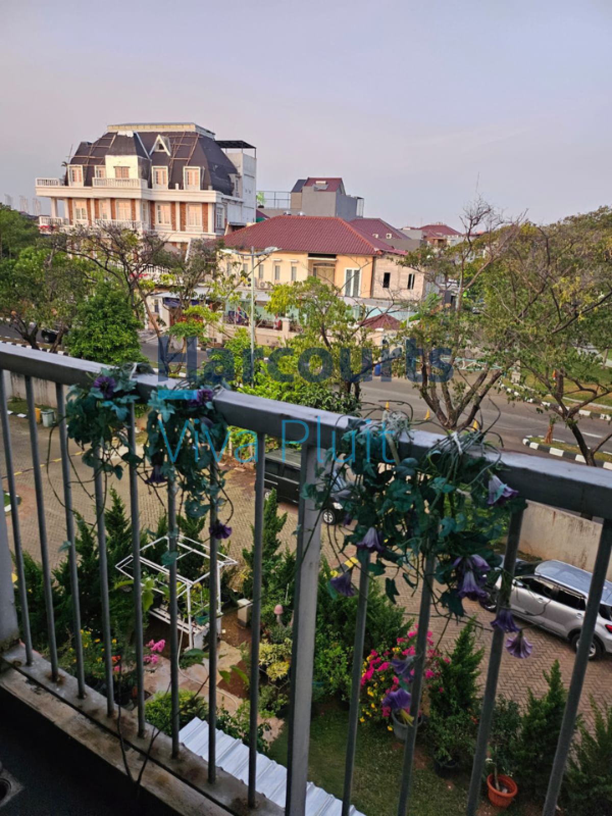 Disewakan Rumah 3 Lantai Hook di Grisenda PIK! - Foto 9