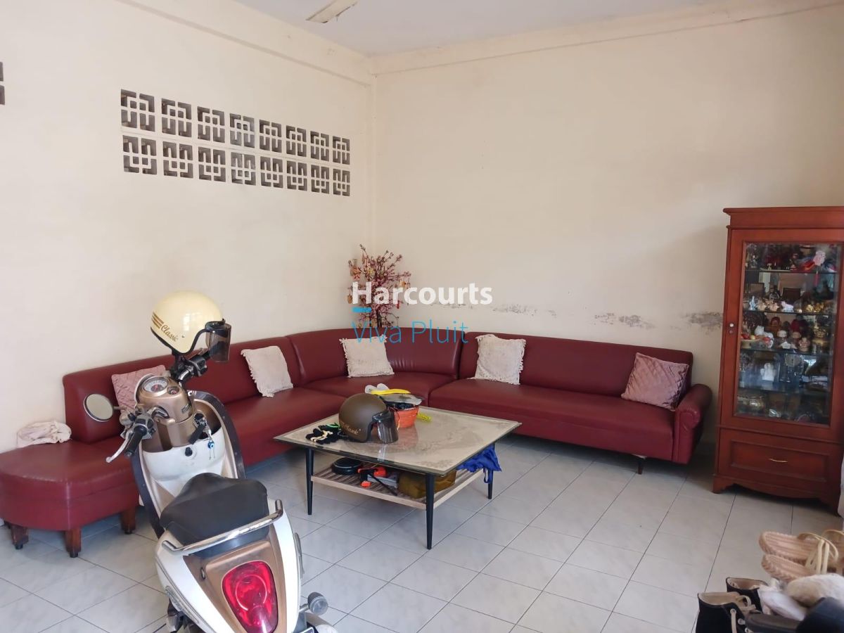 Dijual Rumah 3 Lantai di Komplek Arwana
