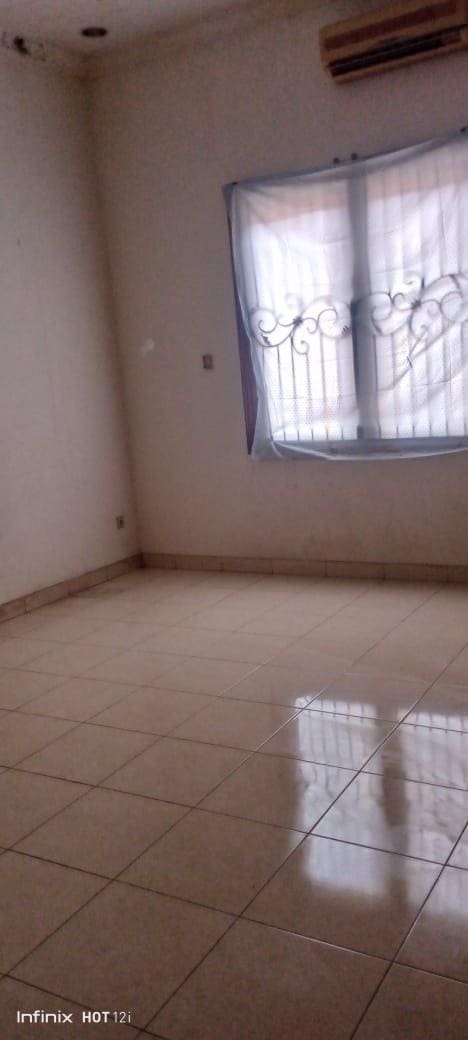 Jual Rumah bagus di daerah Tanjung Duren Jakarta Barat (EF) - Foto 4