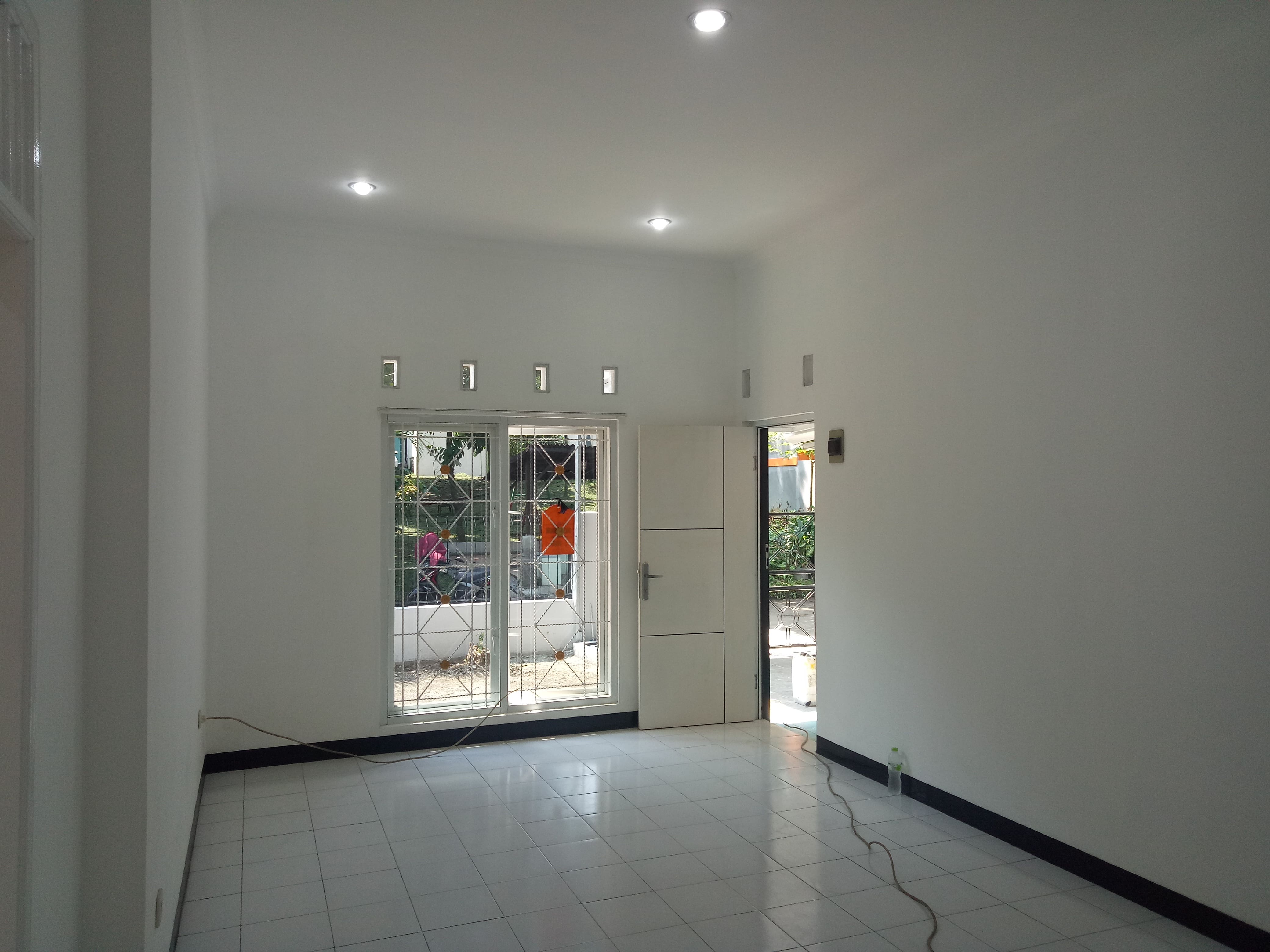 DIJUAL RUMAH MINIMALIS DEPAN TAMAN SEMI CLUSTER - Foto 2