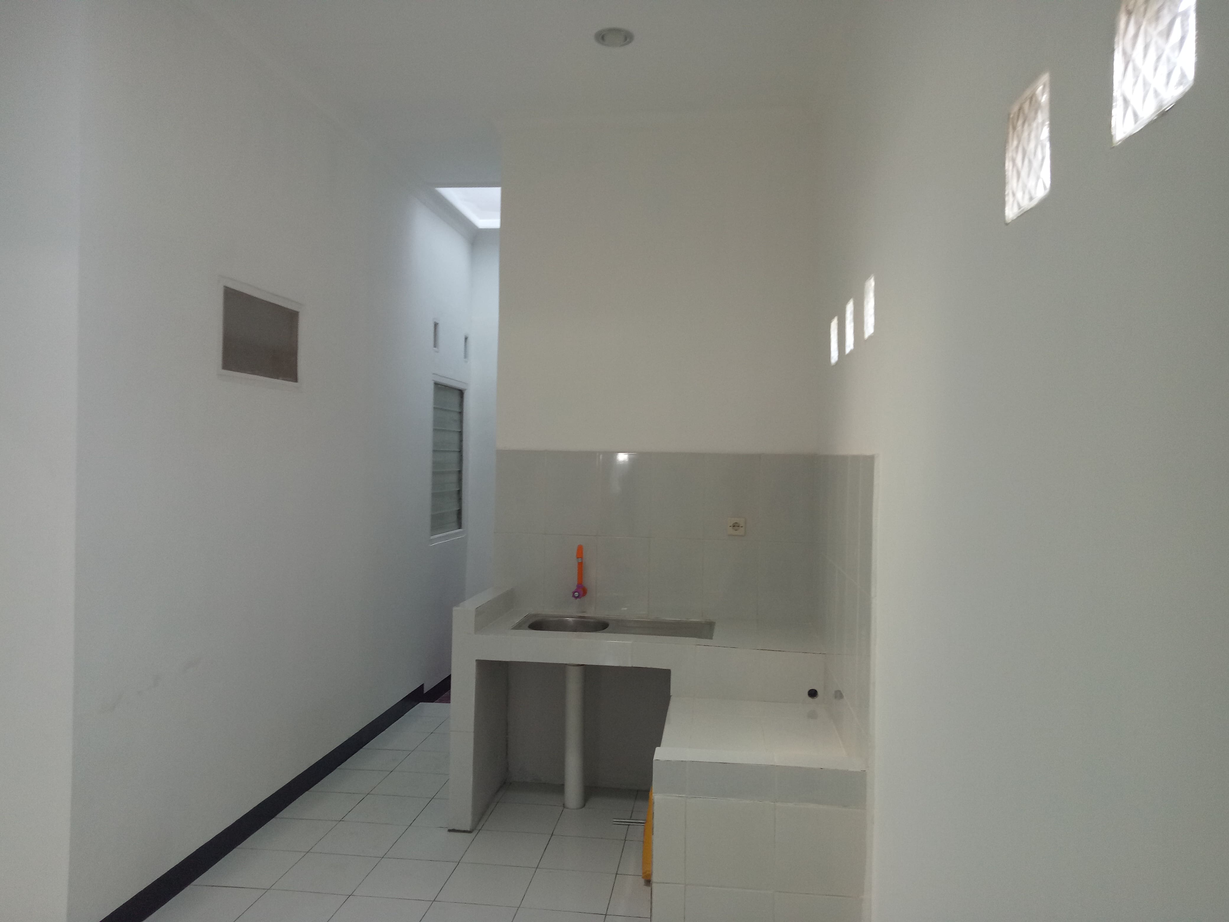 DIJUAL RUMAH MINIMALIS DEPAN TAMAN SEMI CLUSTER - Foto 3
