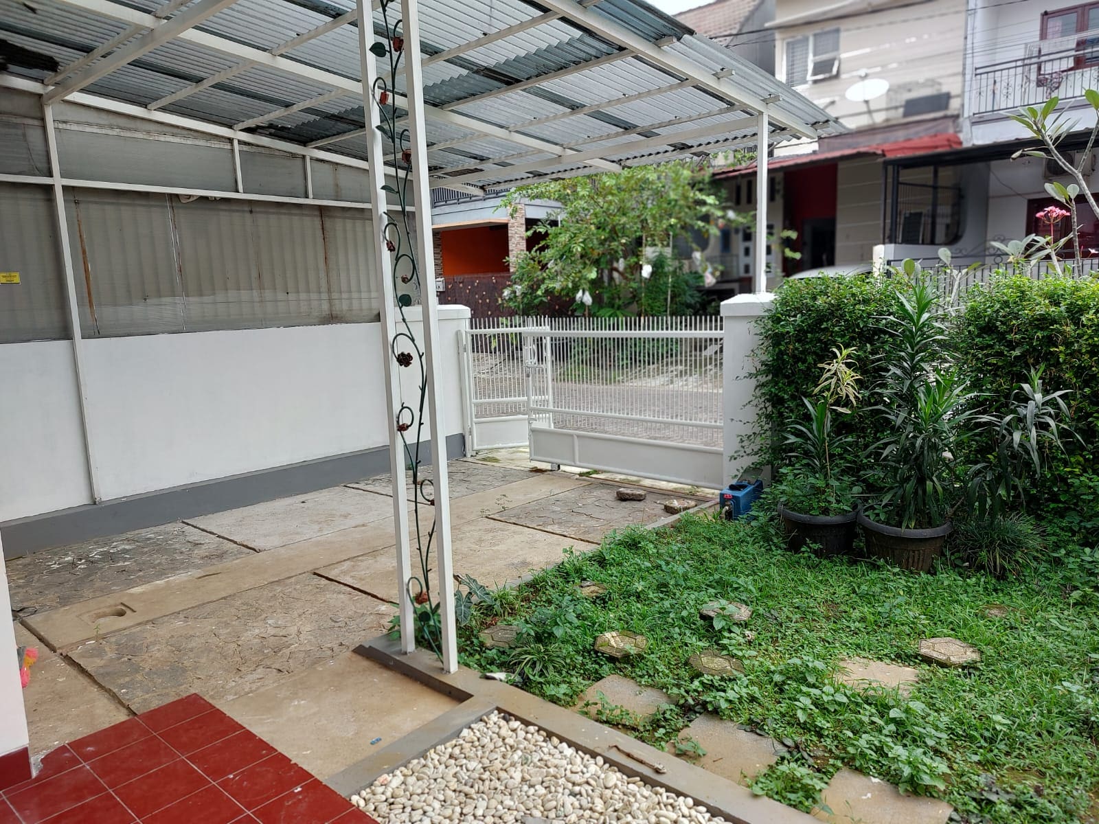 DISEWAKAN RUMAH 2 LANTAI DI PERUMAHAN BUKIT BOGOR RAYA KOTA BOGOR - Foto 2