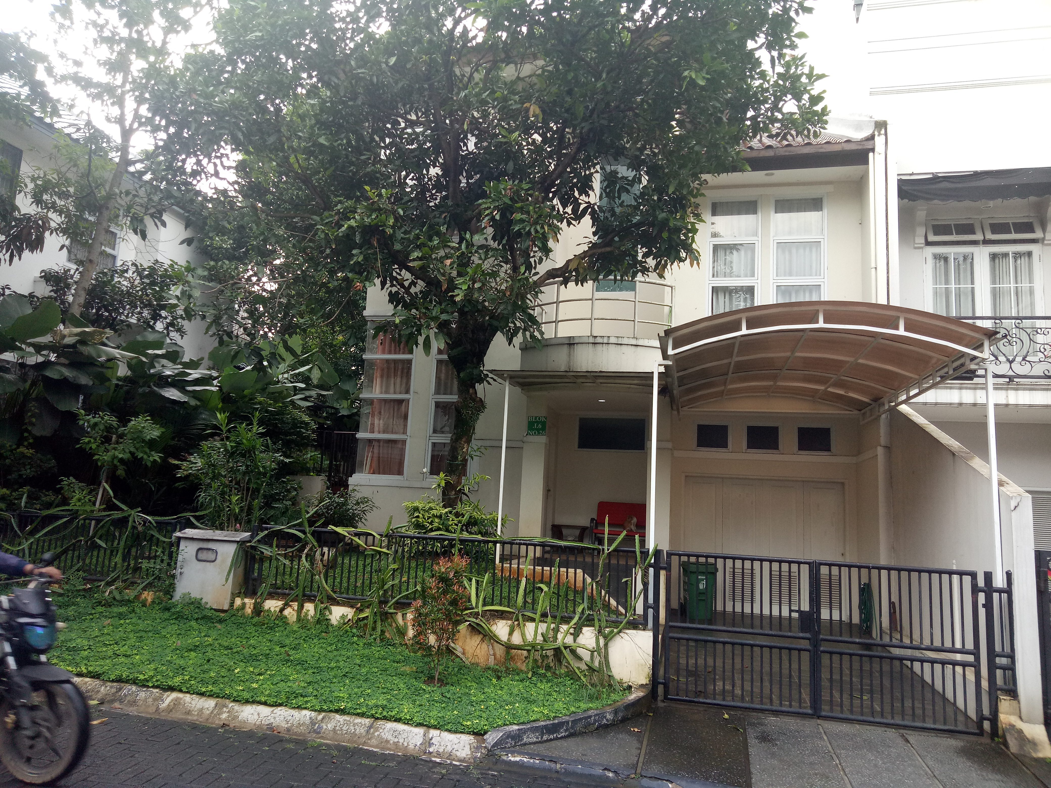DIJUAL RUMAH ASRI 200-252 PERUMAHAN DANAU BOGOR RAYA I6