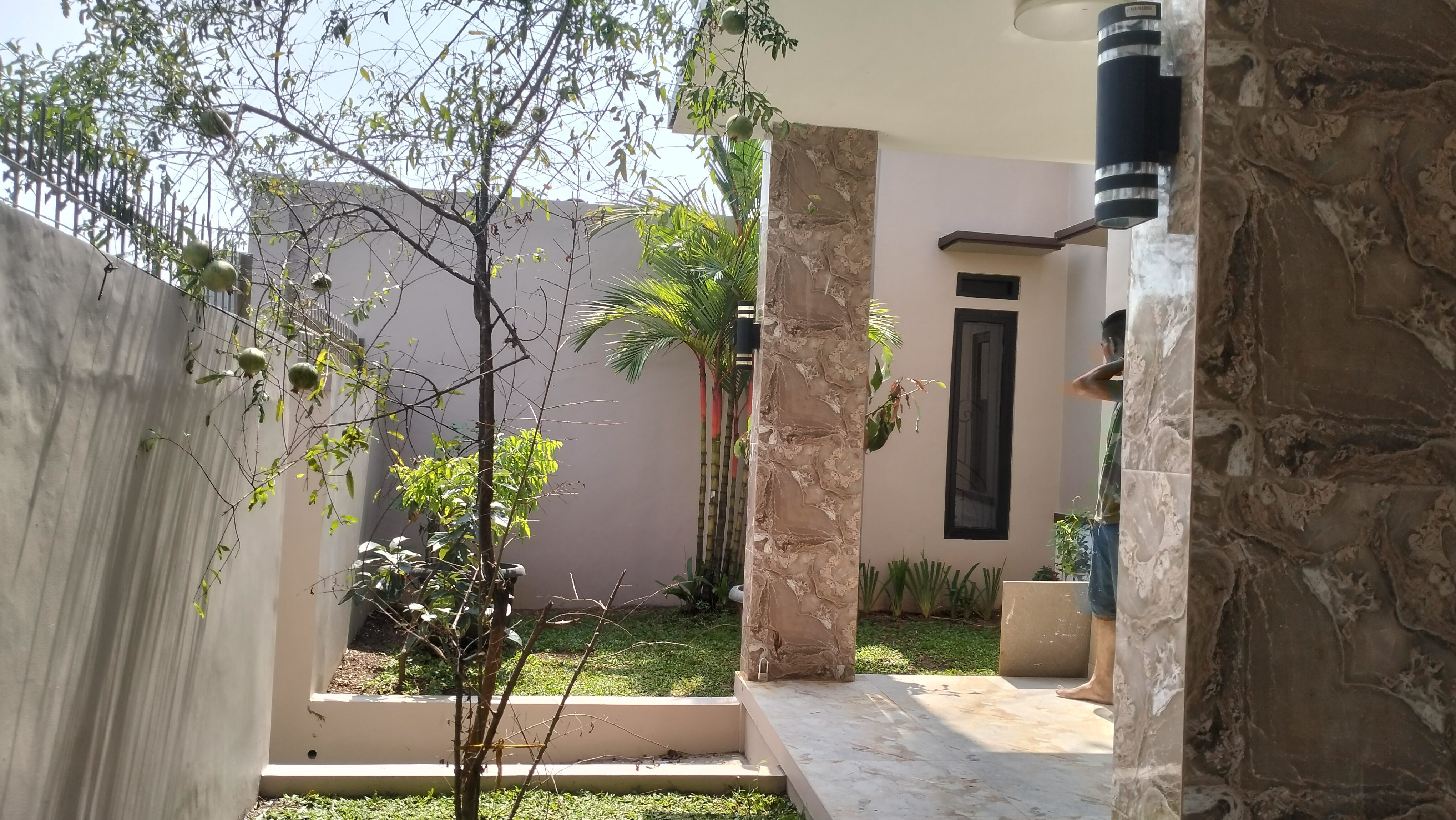 RUMAH ASRI MINIMALIS DUA LANTAI 132-170 DIJUAL KP. CIPEUTEUY SUKARAJA KAB. BOGOR - Foto 5