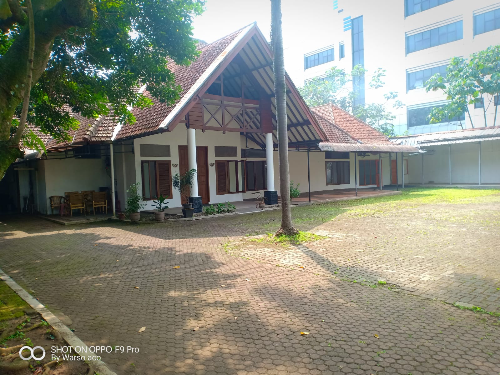 DIJUAL RUMAH MEWAH DUA LANTAI JL. PAPANDAYAN BABAKAN BOGOR TENGAH