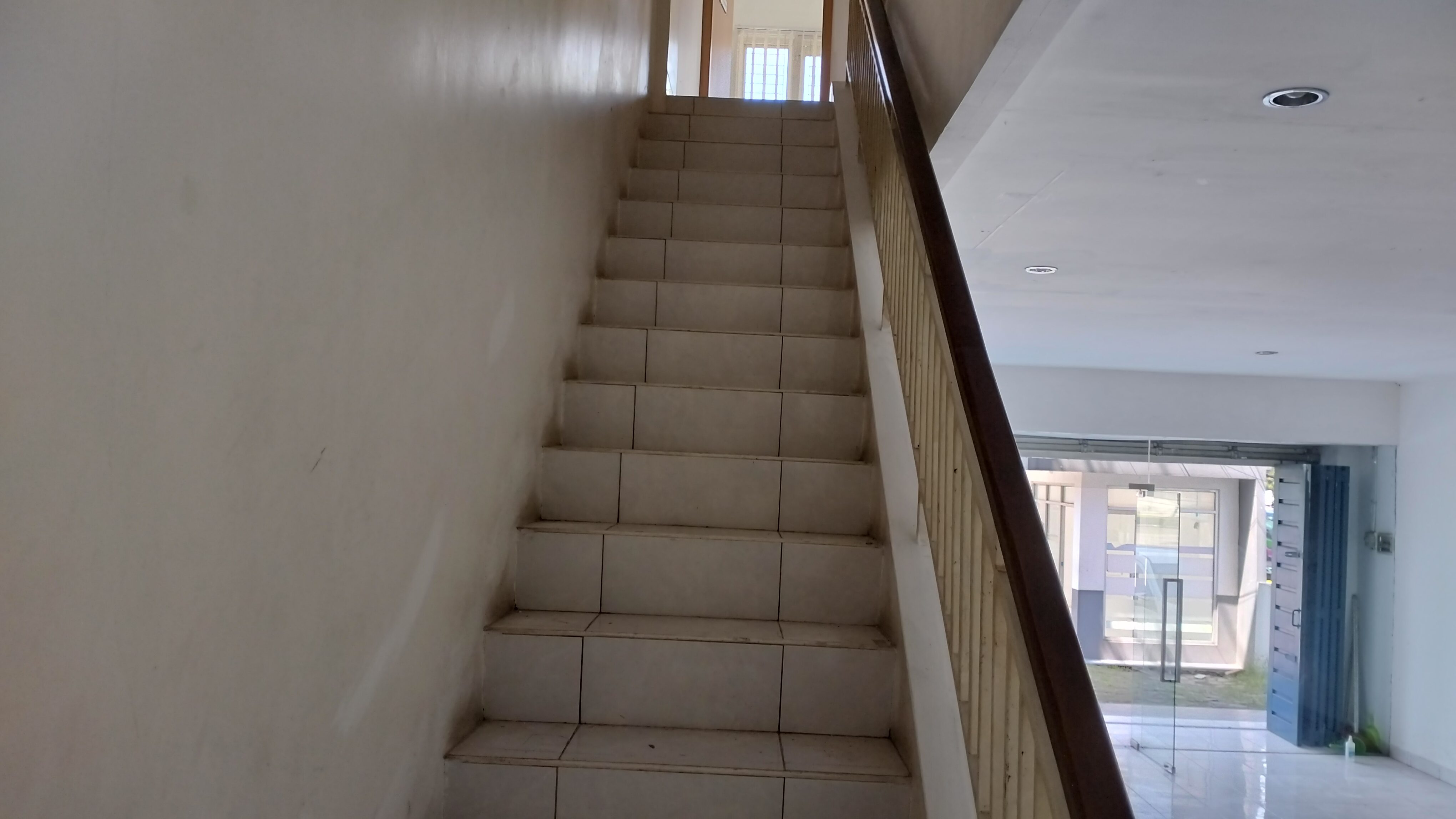 DISEWA RUKO TIGA SETENGAH LANTAI 6 X 13 METER JL. ABDULLAH BIN NUH BOGOR - Foto 18