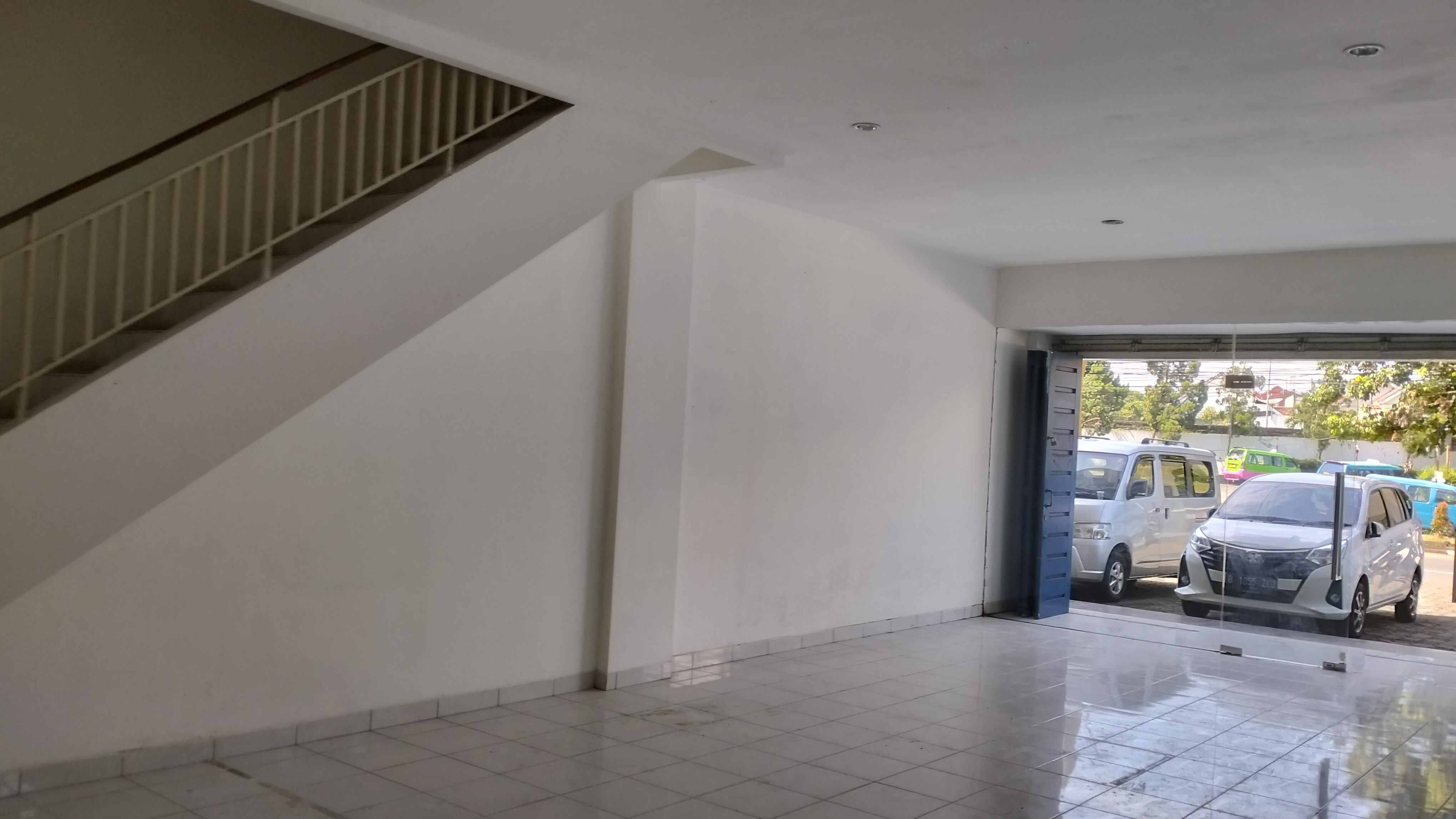DISEWA RUKO TIGA SETENGAH LANTAI 6 X 13 METER JL. ABDULLAH BIN NUH BOGOR - Foto 20