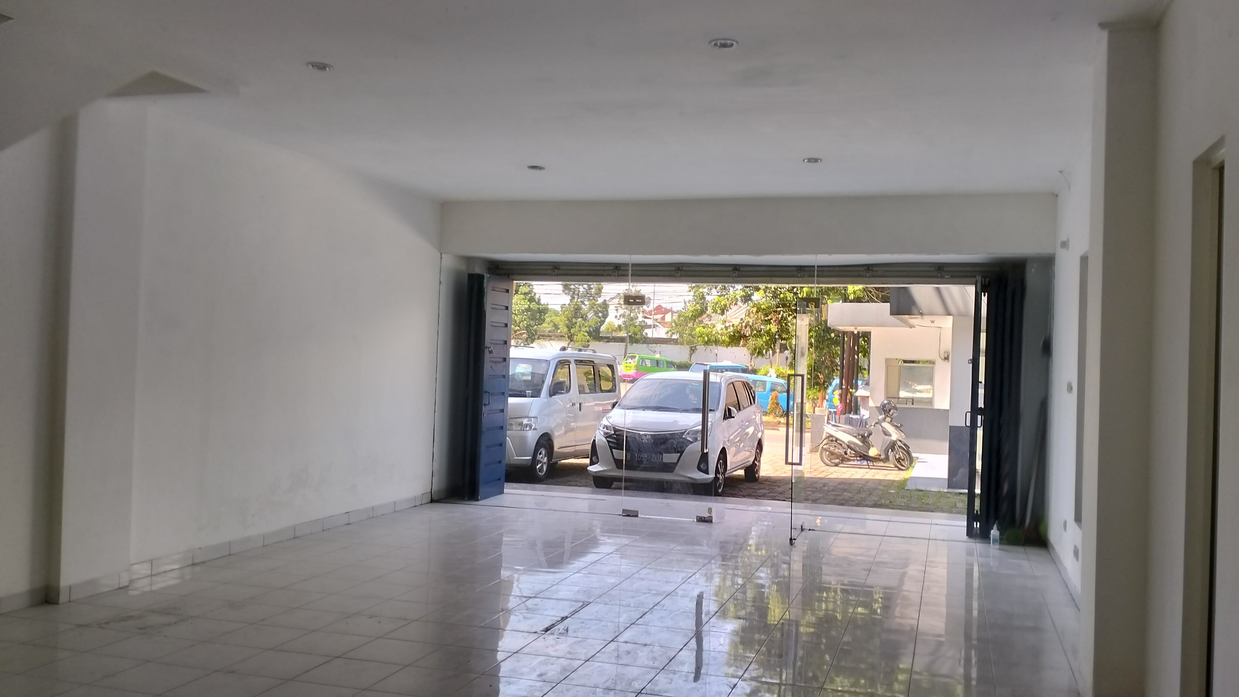 DISEWA RUKO TIGA SETENGAH LANTAI 6 X 13 METER JL. ABDULLAH BIN NUH BOGOR - Foto 21