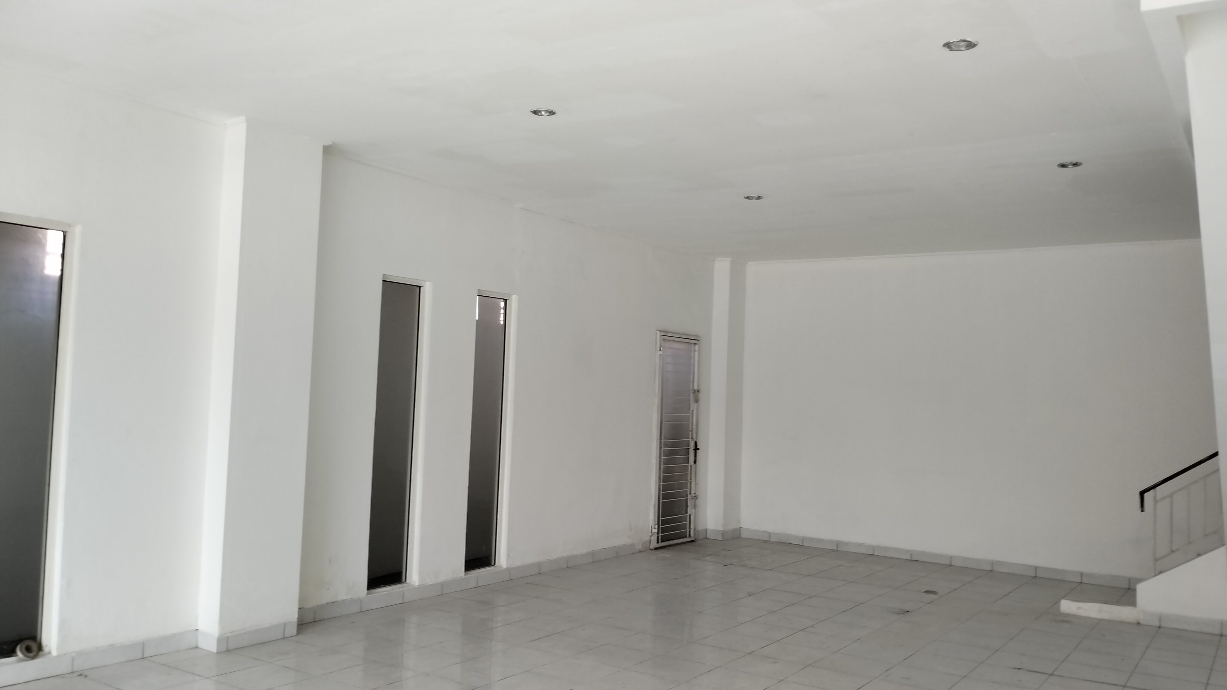 DISEWA RUKO TIGA SETENGAH LANTAI 6 X 13 METER JL. ABDULLAH BIN NUH BOGOR - Foto 22