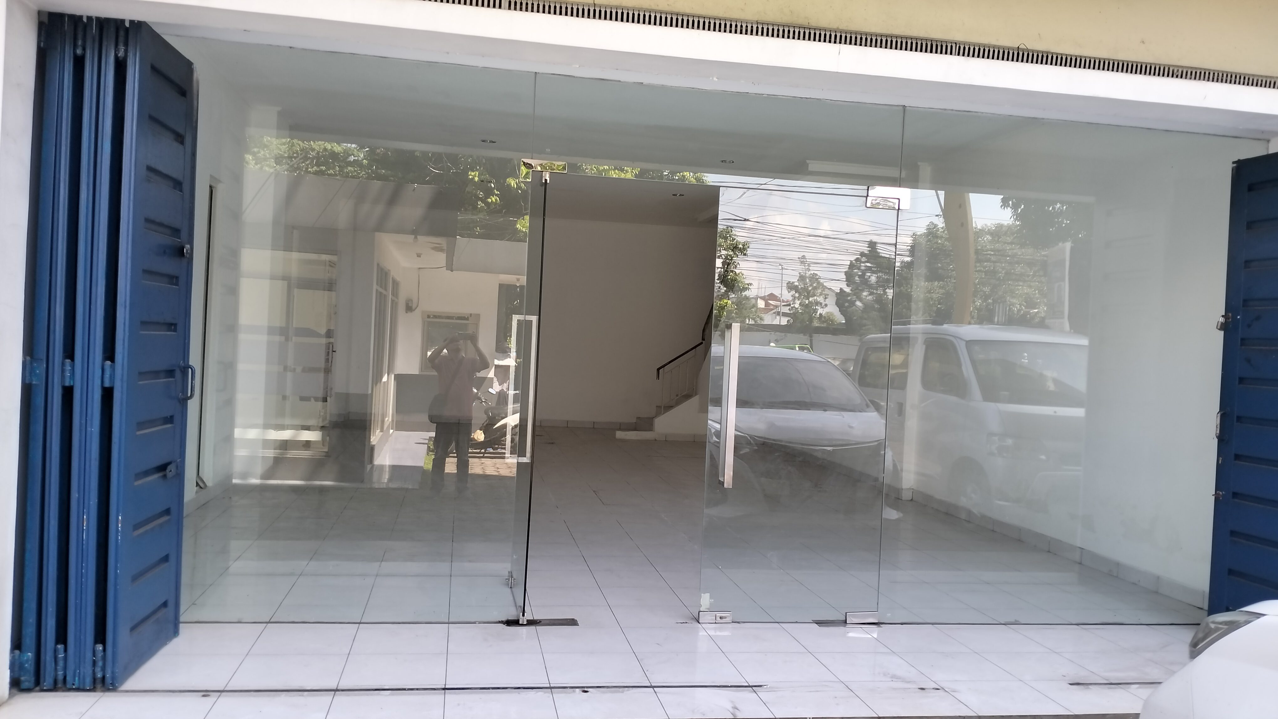 DISEWA RUKO TIGA SETENGAH LANTAI 6 X 13 METER JL. ABDULLAH BIN NUH BOGOR