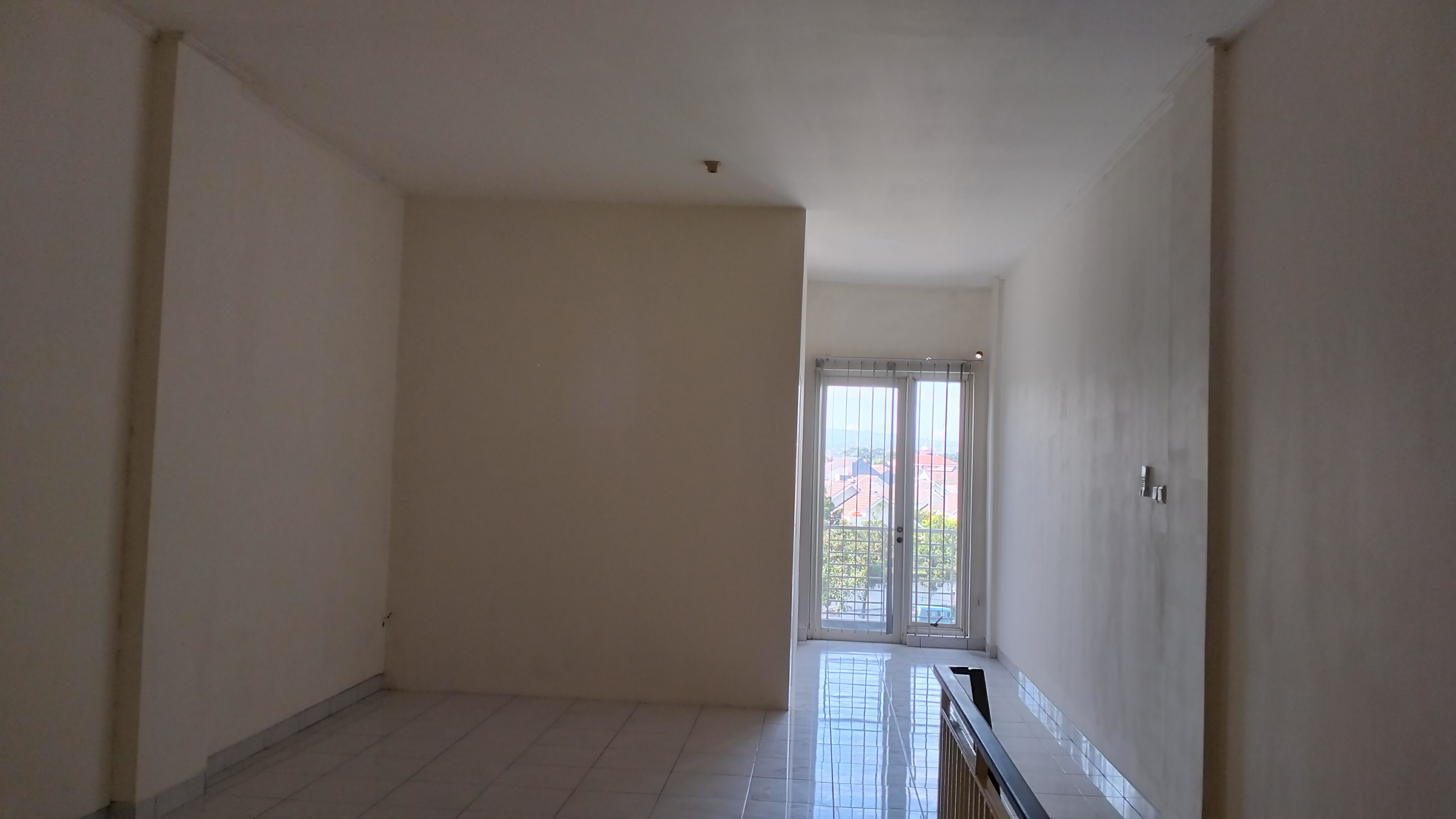 DISEWA RUKO TIGA LANTAI 4,5 X 12 METER JL. ABDULLAH BIN NUH BOGOR - Foto 2