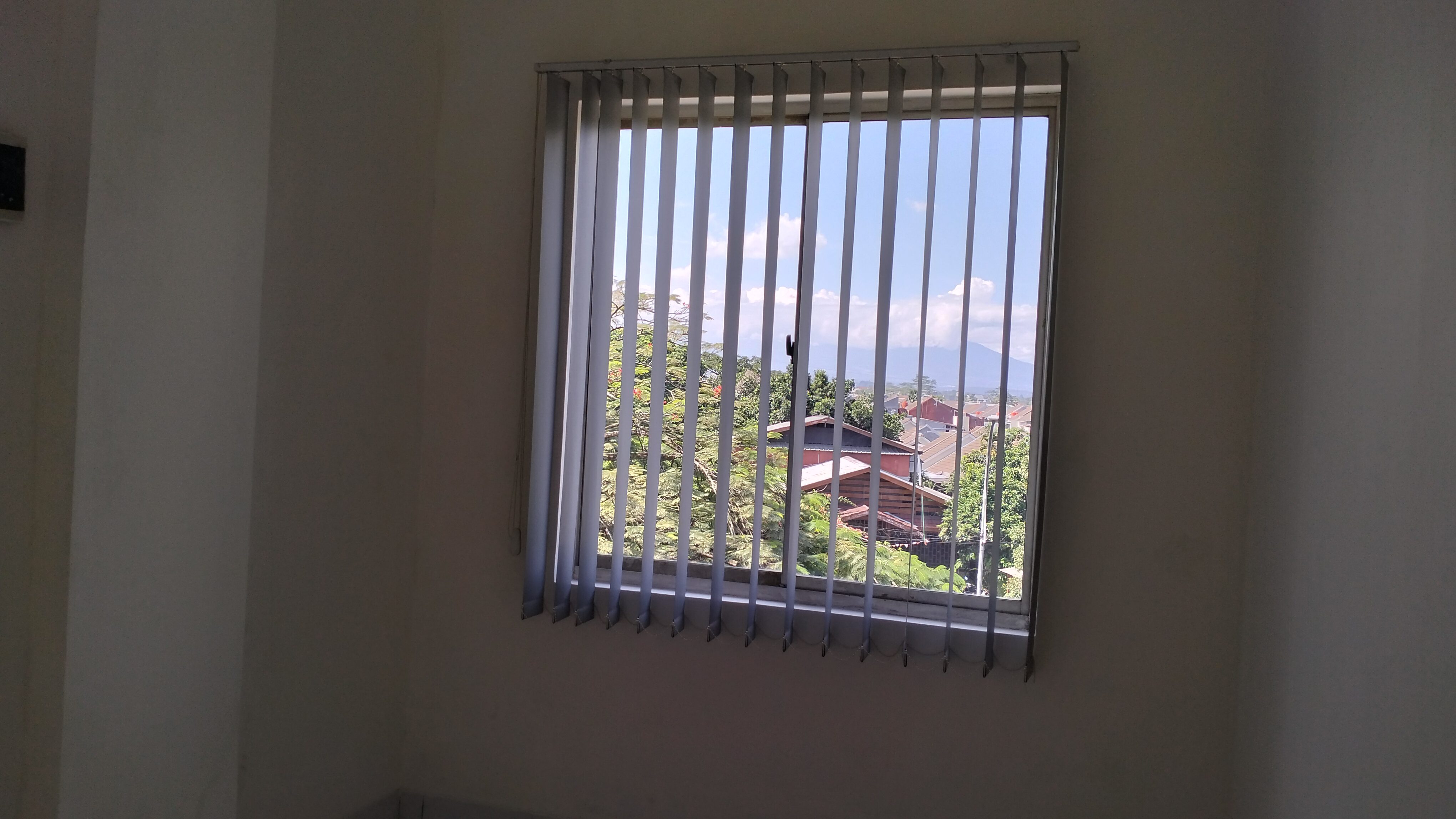 DISEWA RUKO TIGA LANTAI 4,5 X 12 METER JL. ABDULLAH BIN NUH BOGOR - Foto 3
