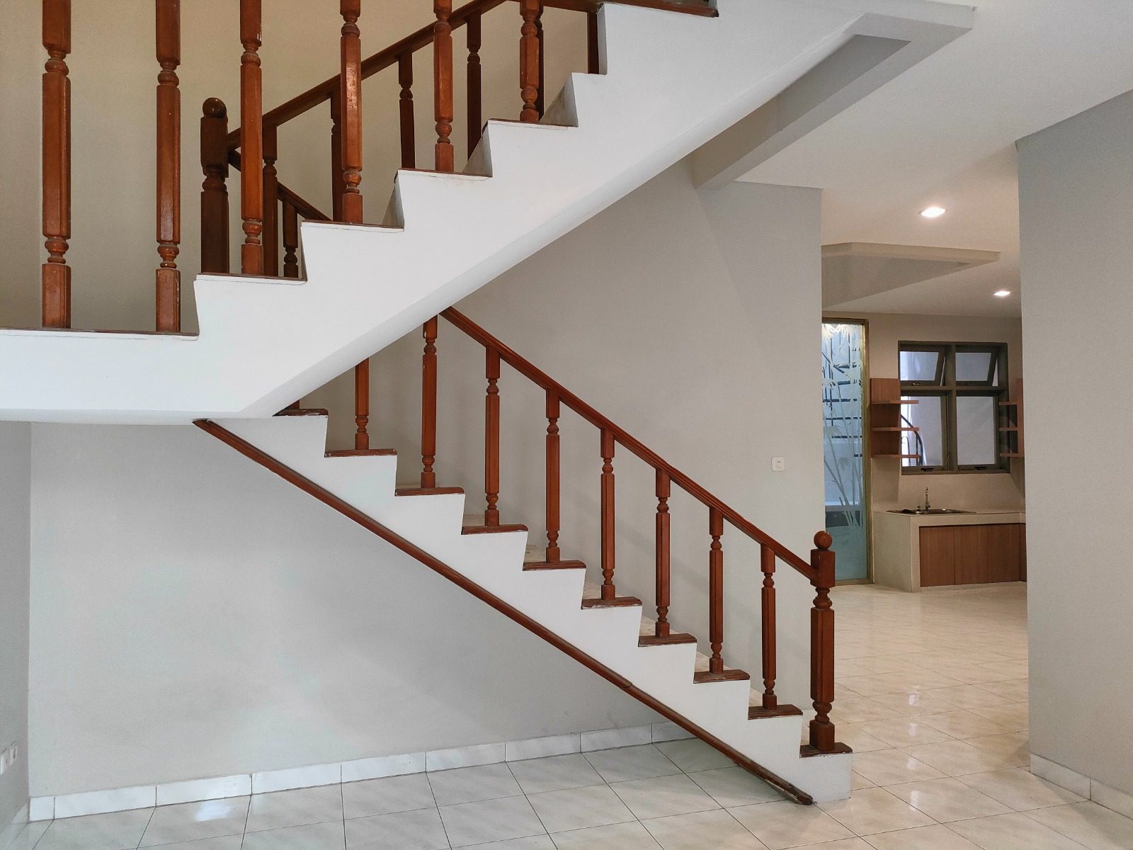 Jual Cepat Rumah 2 lantai di daerah Tomang Jakarta Barat (EF) - Foto 3