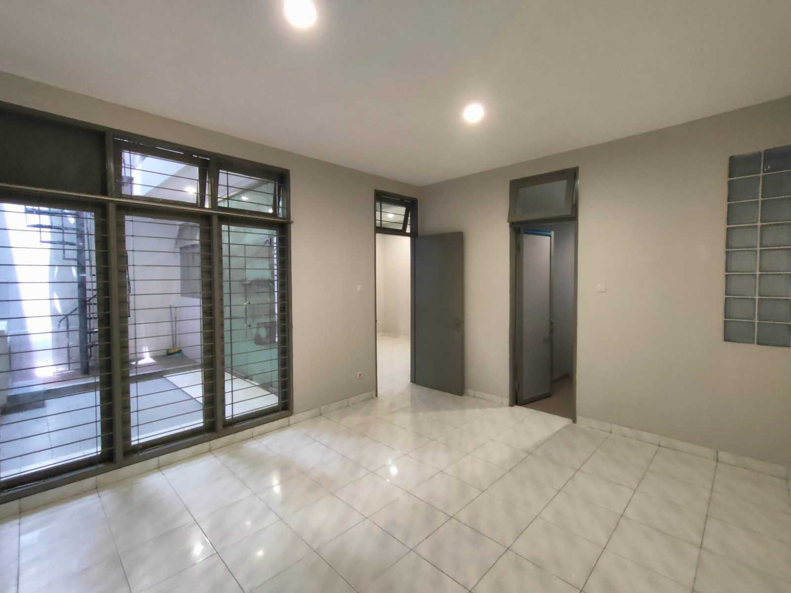 Jual Cepat Rumah 2 lantai di daerah Tomang Jakarta Barat (EF) - Foto 9
