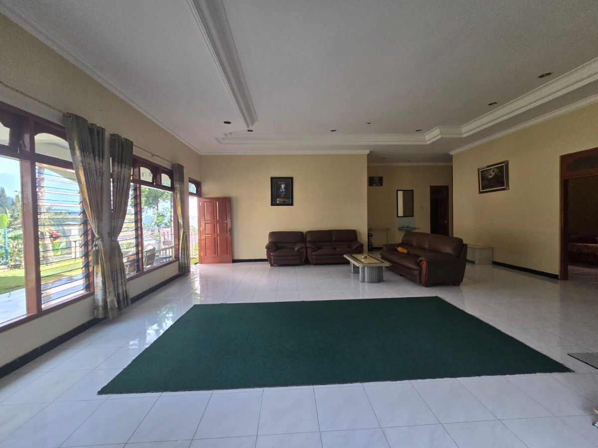 Villa bagus kondisi terawat di tawangmangu Solo - Foto 15
