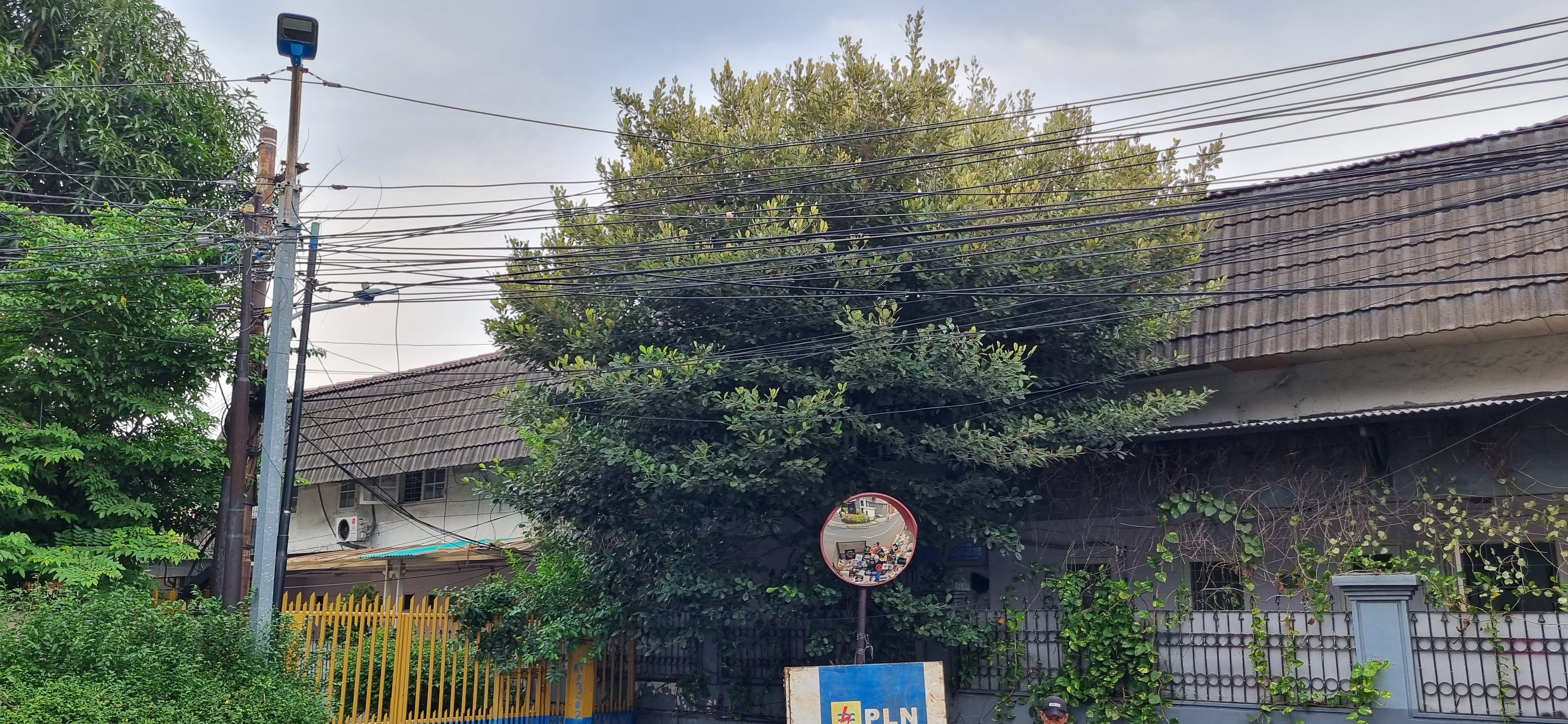 Jual Cepat Rumah 2 kavling di Tomang Grogol Petamburan Jakarta Barat (ID) - Foto 8
