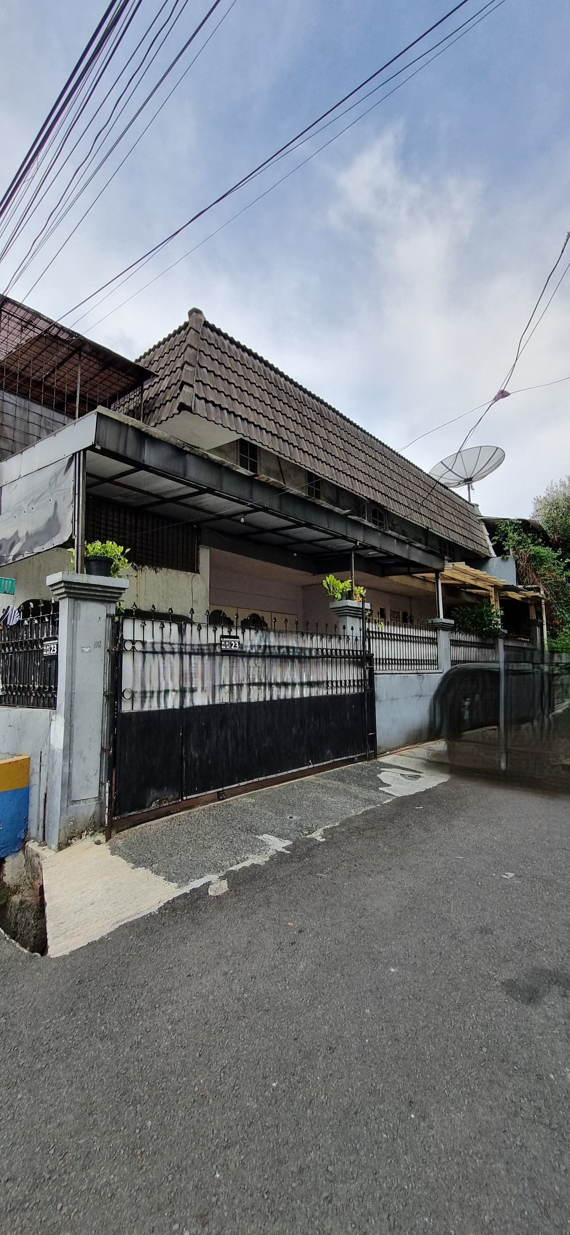 Jual Cepat Rumah 2 kavling di Tomang Grogol Petamburan Jakarta Barat (ID)