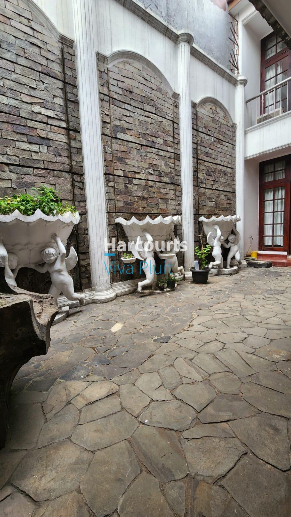 Dijual Cepat Rumah Mewah Jl. Tunjung Raya, Palmerah. Harga Nego! - Foto 2