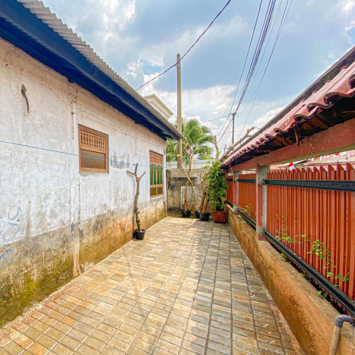 FOR RENT / DISEWAKAN Bangunan Un-Furnished Pejaten, Jakarta Selatan
