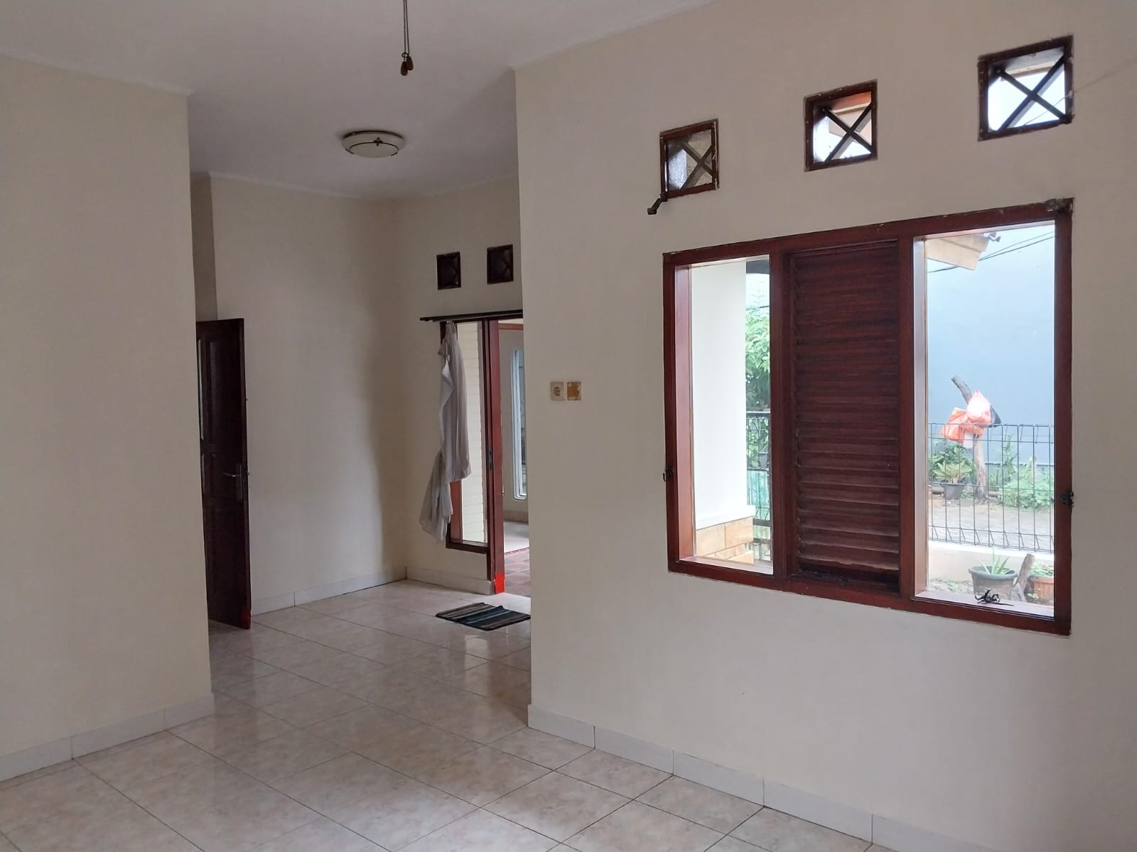 Disewakan Rumah ( Unfurnish ) darussalam Ketapang, Kota Tangerang Banten - Foto 3