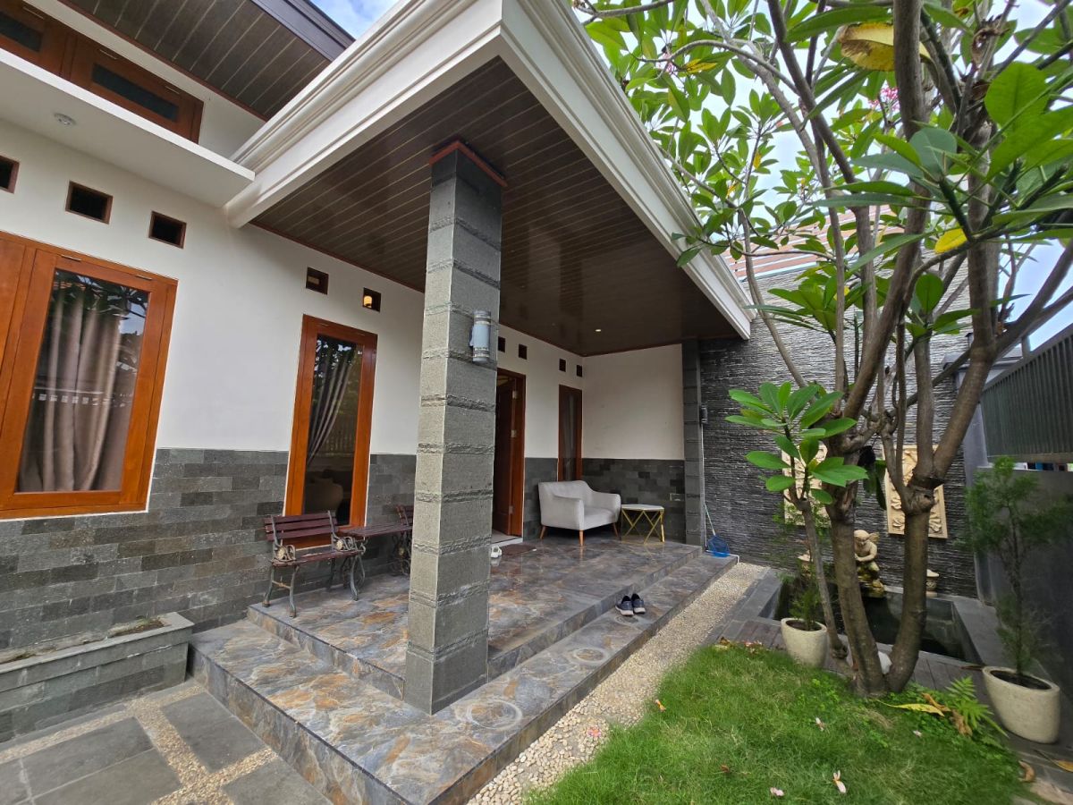Rumah Mewah Full Furnish di Sumber Banjarsari Solo - Foto 3