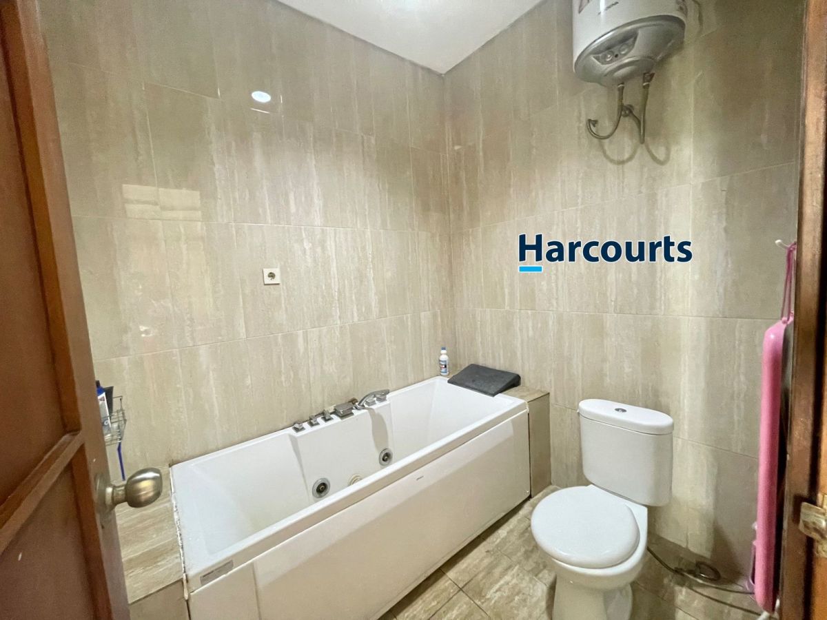 Rumah full furnished 2 lantai cluster exclusive di Kartasura, Colomadu, Solo. - Foto 14