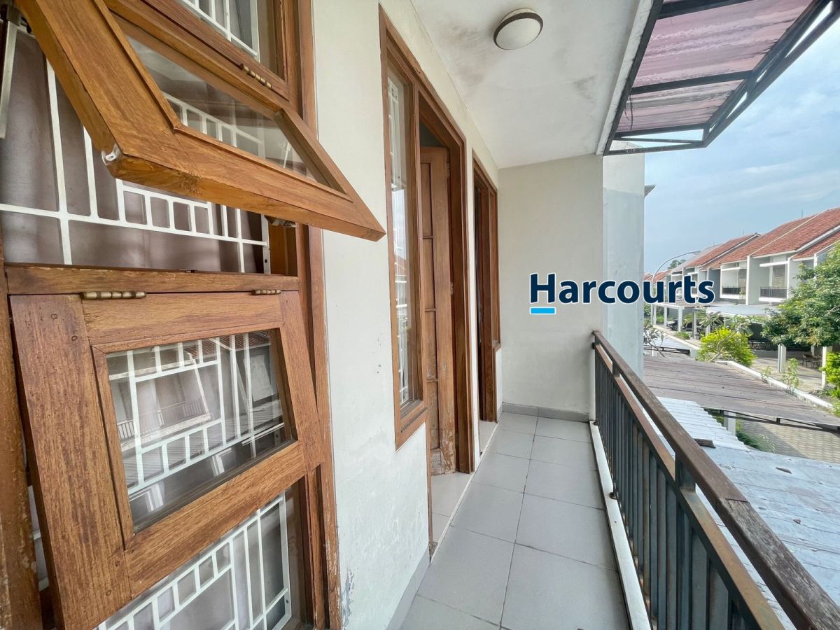 Rumah full furnished 2 lantai cluster exclusive di Kartasura, Colomadu, Solo. - Foto 15