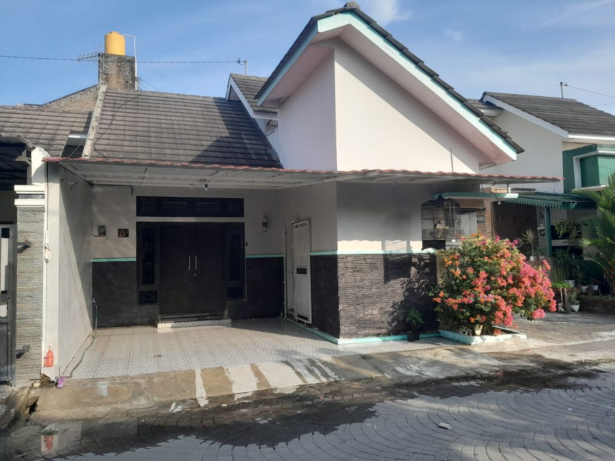 Rumah Bagus 2 Lantai Siap Huni Di Perumahan Cluster Gentan Solo