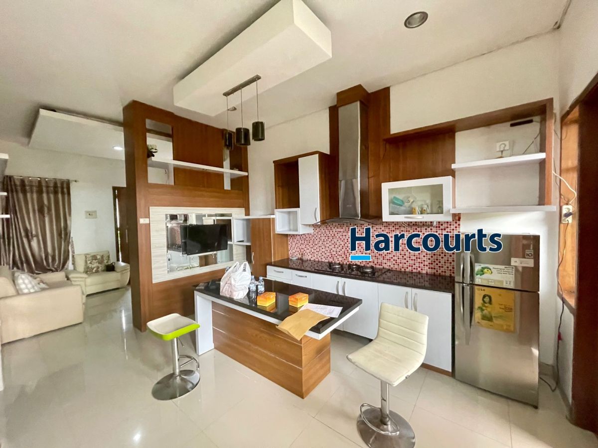 Rumah Full Furnished 2 Lantai Siap Huni Di Cluster Exclusive di Colomadu Solo - Foto 5