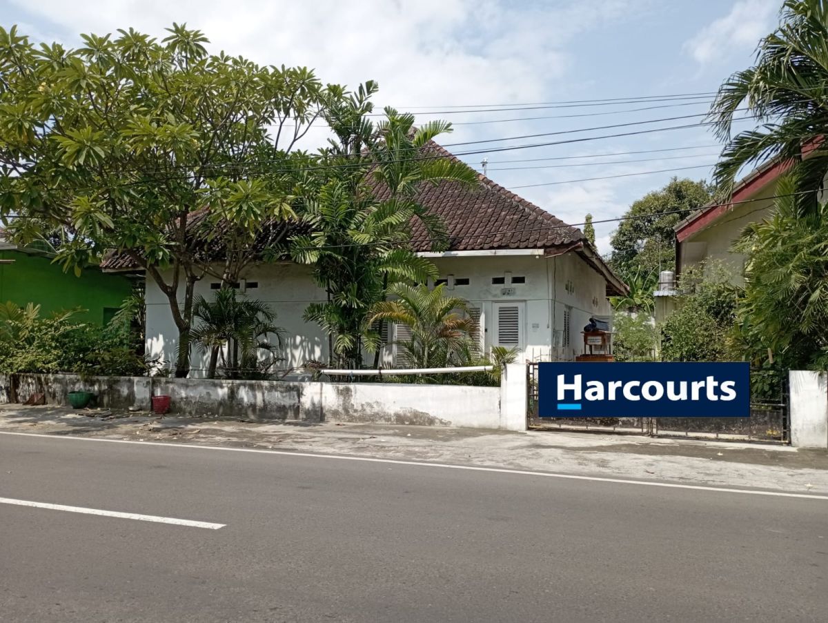 Rumah Hitung Tanah Strategis Dekat GOR Manahan Di Banjarsari Solo