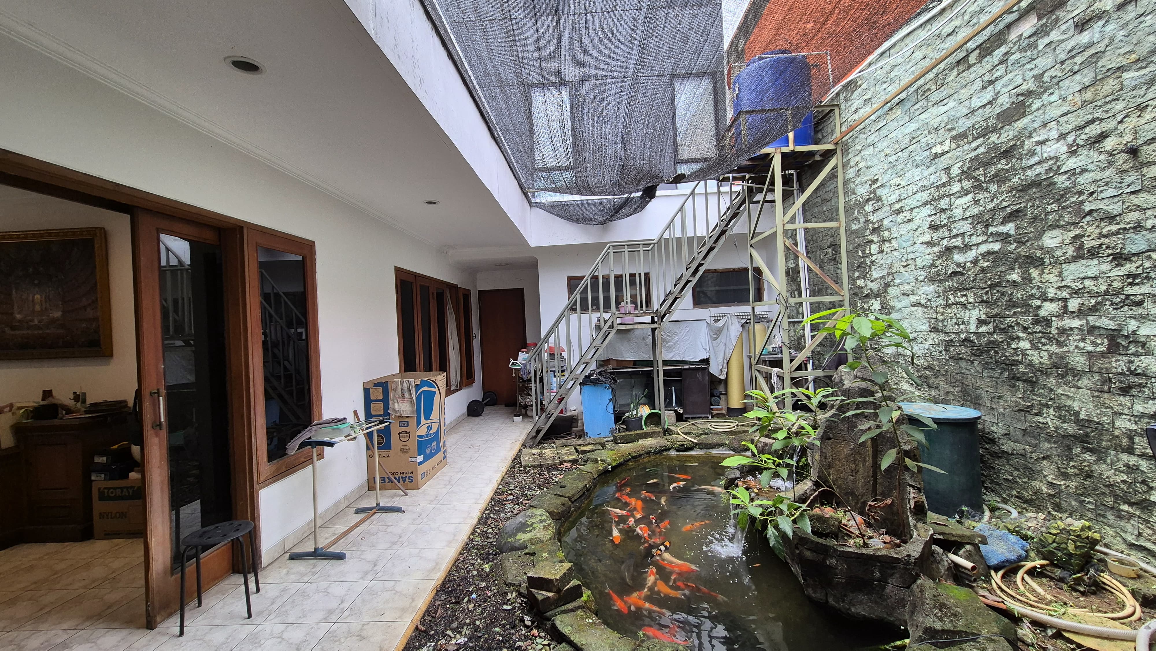 Jual Cepat Rumah di Pinggir Jalan Besar Tomang Grogol Petamburan Jakarta Barat (ID) - Foto 2