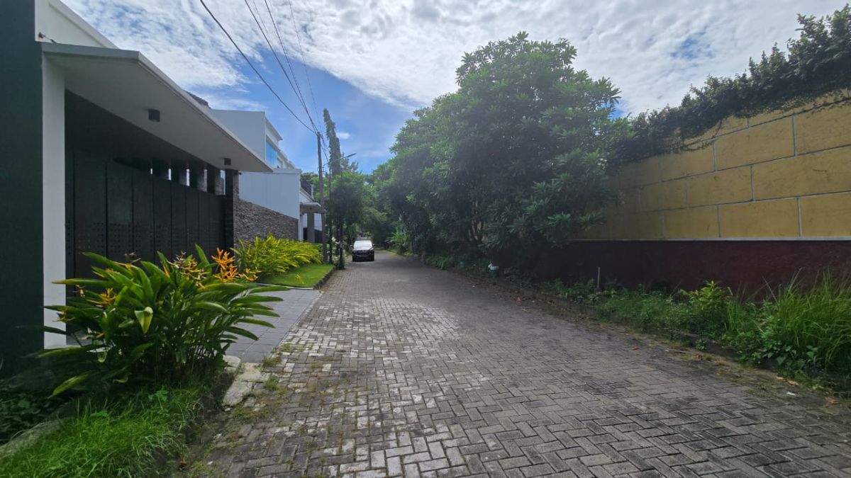 Rumah Mewah Modern Minimalis Di Cluster Elite Solo Baru Dekat Gentan Solo