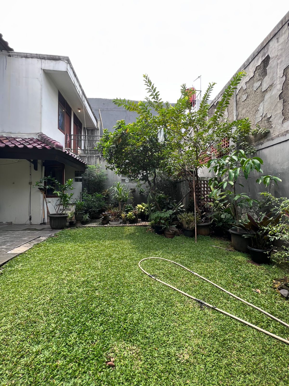 Dijual rumah murah hoek di pinggir jalan Bintaro Jaya Tangerang Selatan - Foto 2