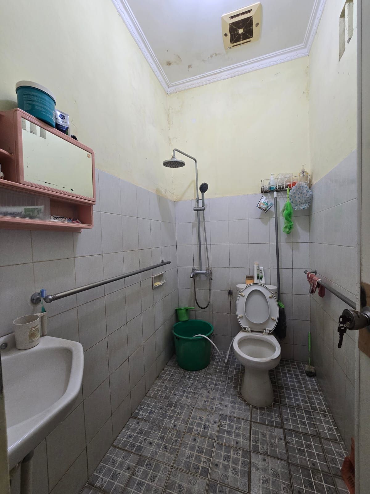 Rumah Siap Huni Lokasi Bagus Di Fajar Indah Baturan Colomadu Dekat Kartasura Solo - Foto 5