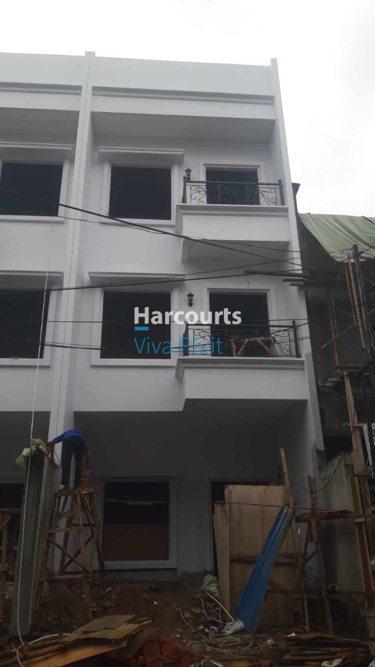 Dijual Rumah 3 Lantai Di Muara Karang. Harga Nego!