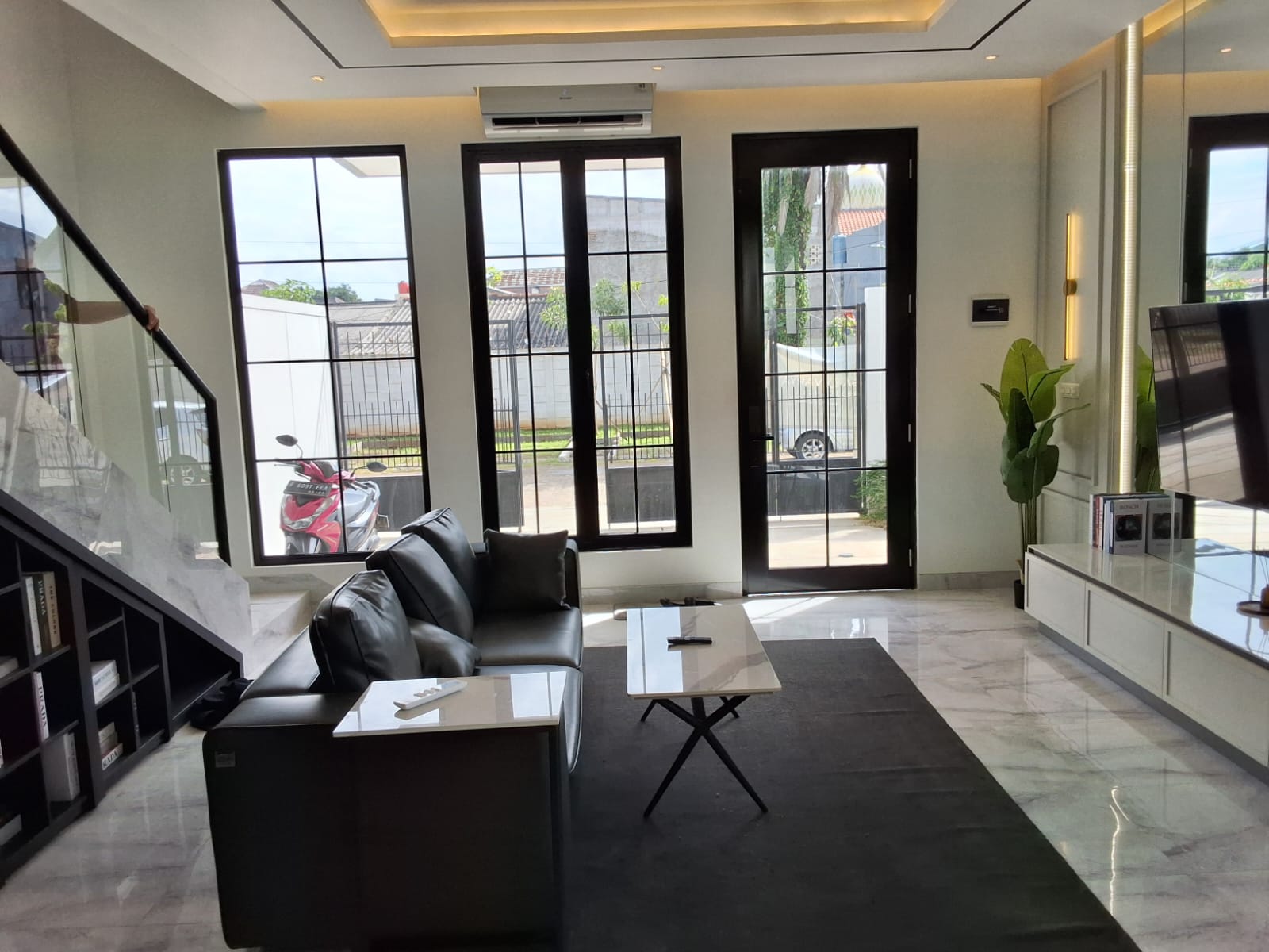 Jual Cepat Rumah luas 130m2 di Perumahan Kalideres Jakarta Barat PP