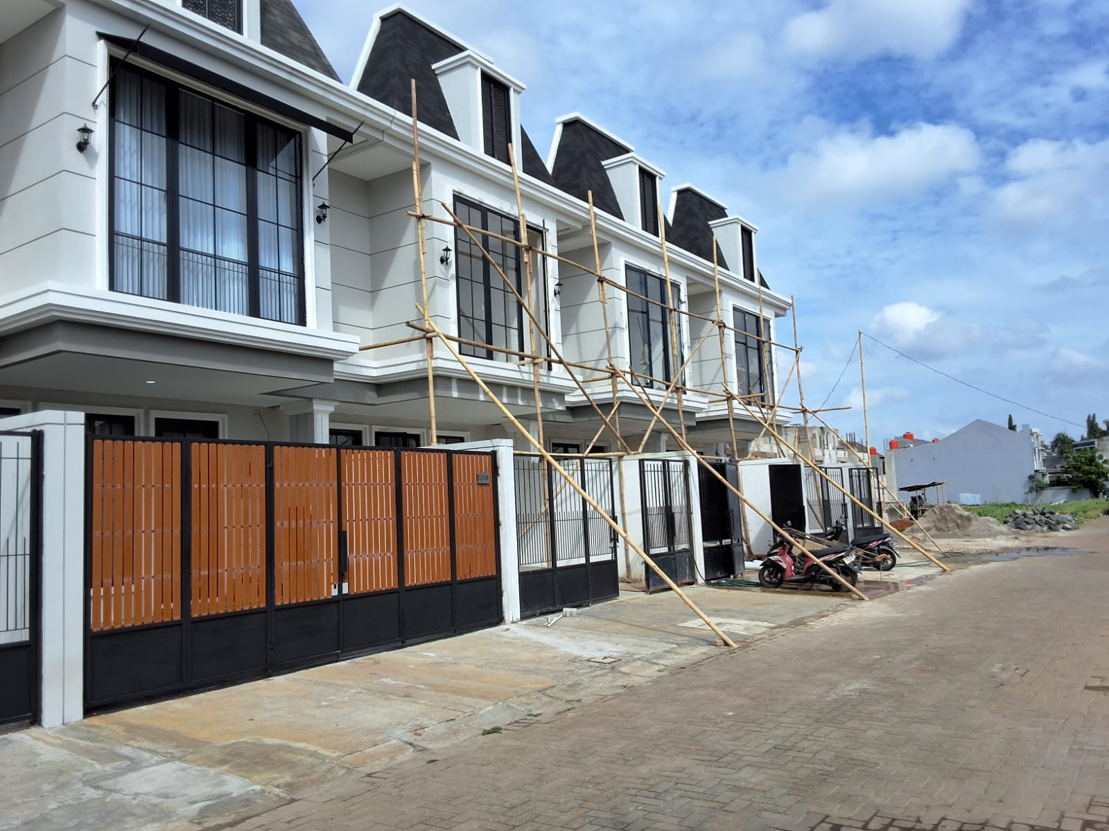 Jual Rumah Bagus di Perumahan Kalideres Jakarta Barat (IM)