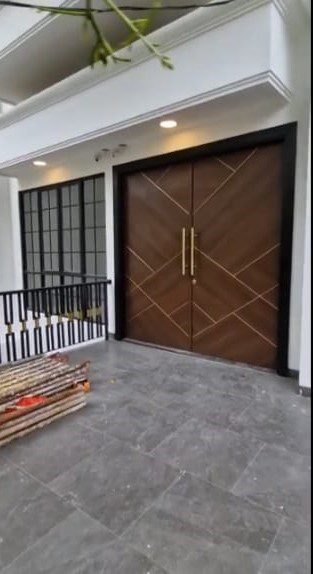 Jual Rumah Mewah 3 lantai dan Siap Huni di daerah Tomang Jakarta Barat (AL) - Foto 16