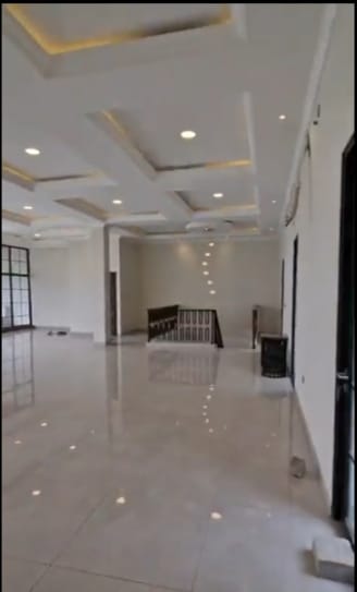 Jual Rumah Mewah 3 lantai dan Siap Huni di daerah Tomang Jakarta Barat (AL) - Foto 14
