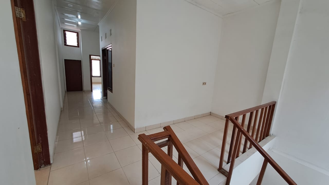 Sewa Cepat Rumah Strategis 2 lantai di Tebet Timur Jakarta Selatan (AF) - Foto 9