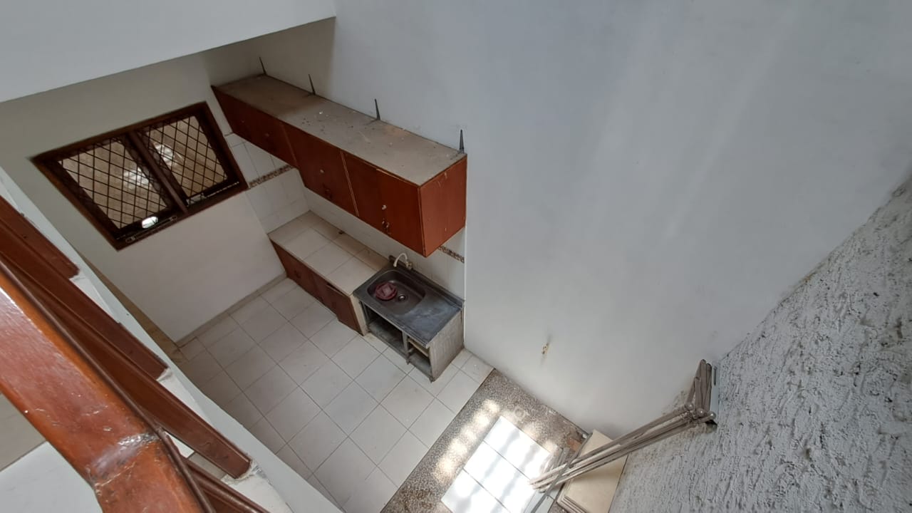Sewa Cepat Rumah Strategis 2 lantai di Tebet Timur Jakarta Selatan (AF) - Foto 11