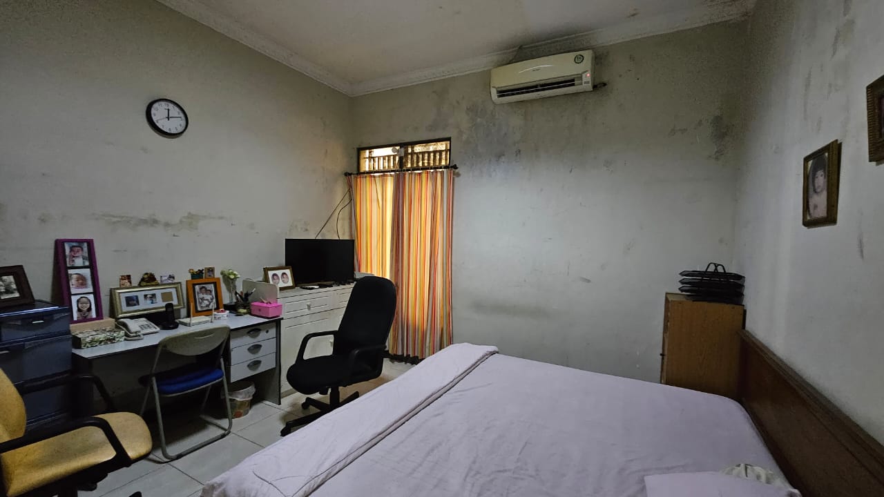 Jual Rumah 2 Lantai Siap Huni di daerah Grogol Pertamburan Jakarta Barat (AL) - Foto 3