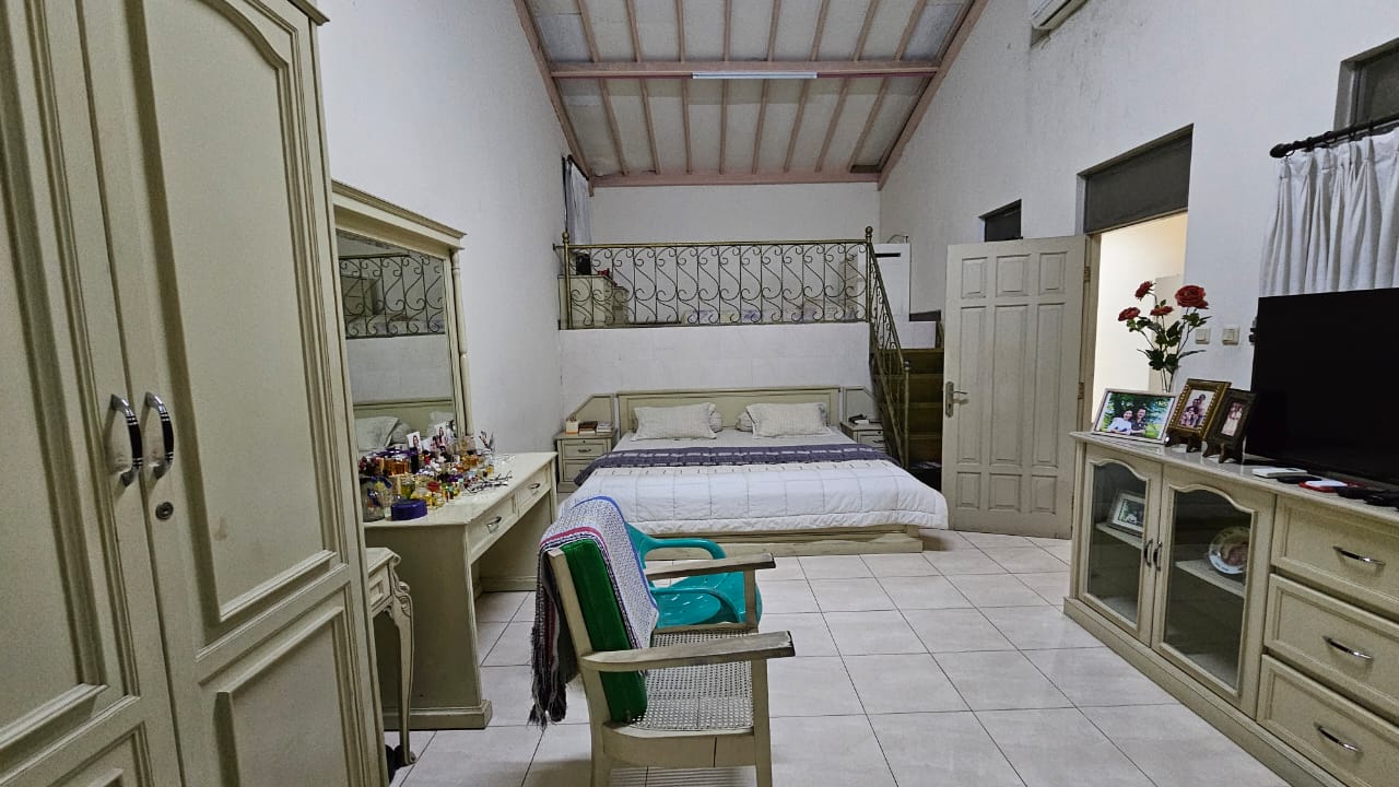 Jual Rumah 2 Lantai Siap Huni di daerah Grogol Pertamburan Jakarta Barat (AL) - Foto 8