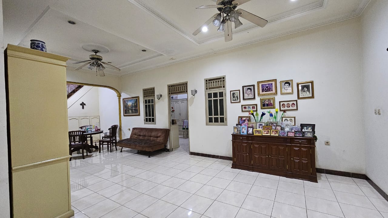 Jual Rumah 2 Lantai Siap Huni di daerah Grogol Pertamburan Jakarta Barat (AL) - Foto 9