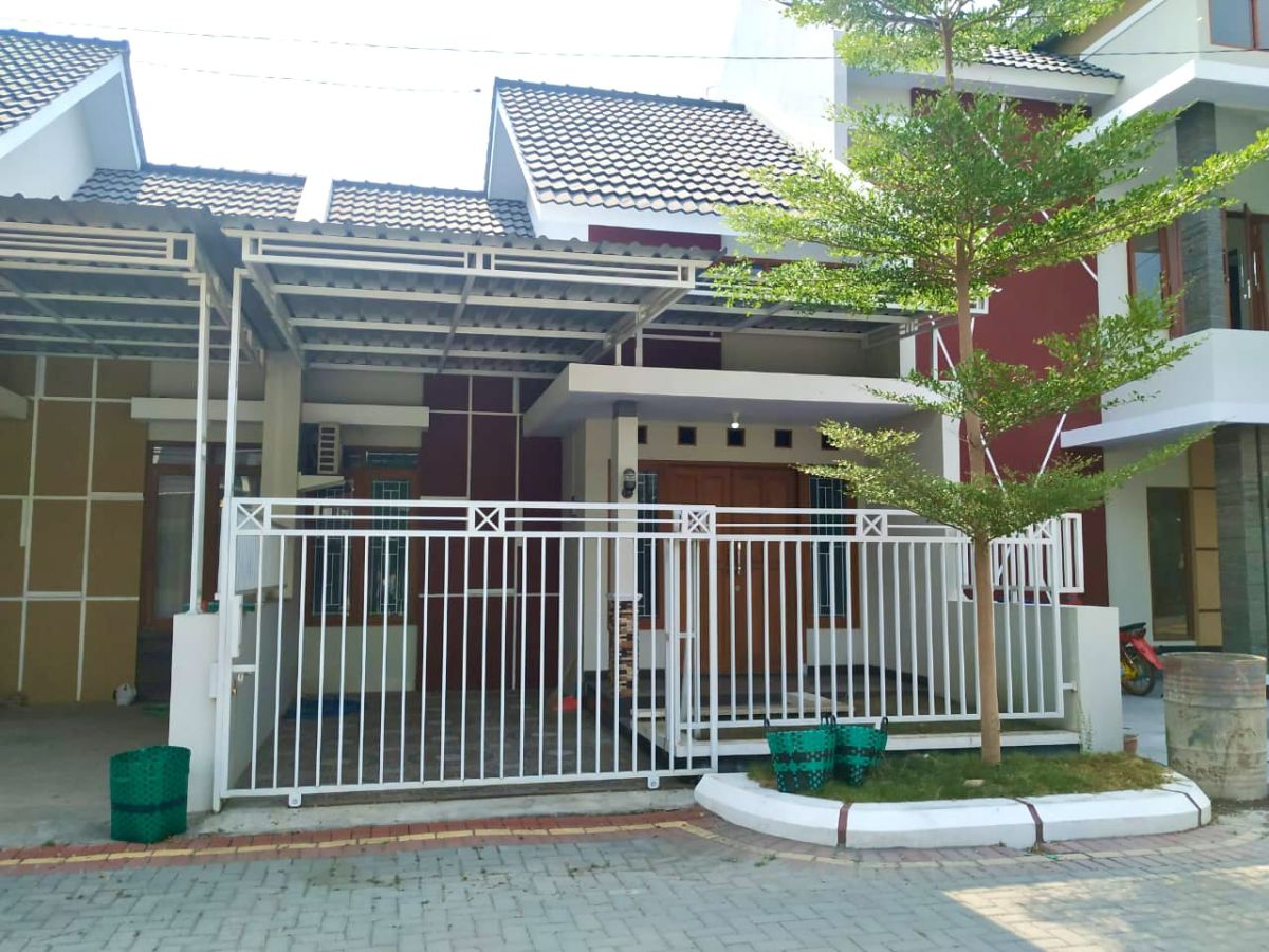 Rumah Murah Siap Pakai di Cluster Gentan Dekat Solo Baru