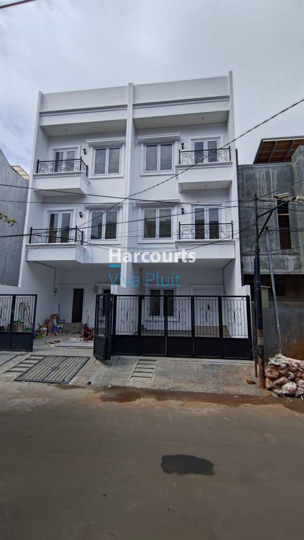 Di Jual Rumah 3 Lantai Di Muara Karang Blok 3. Lokasi Bagus Dan Strategis! - Foto 2